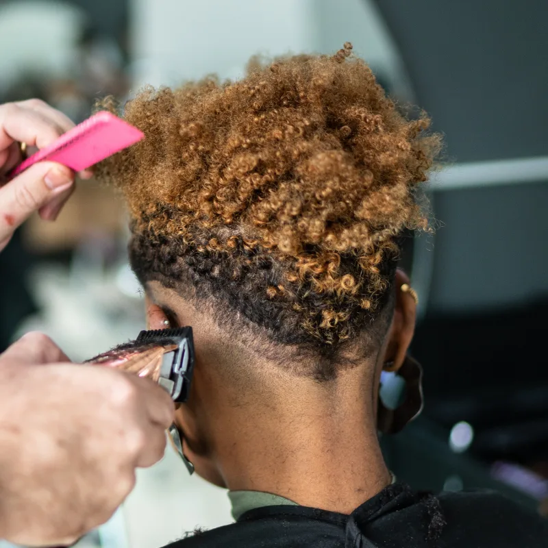 Women's haircut and colouring Winnipeg — DR COIFFURE